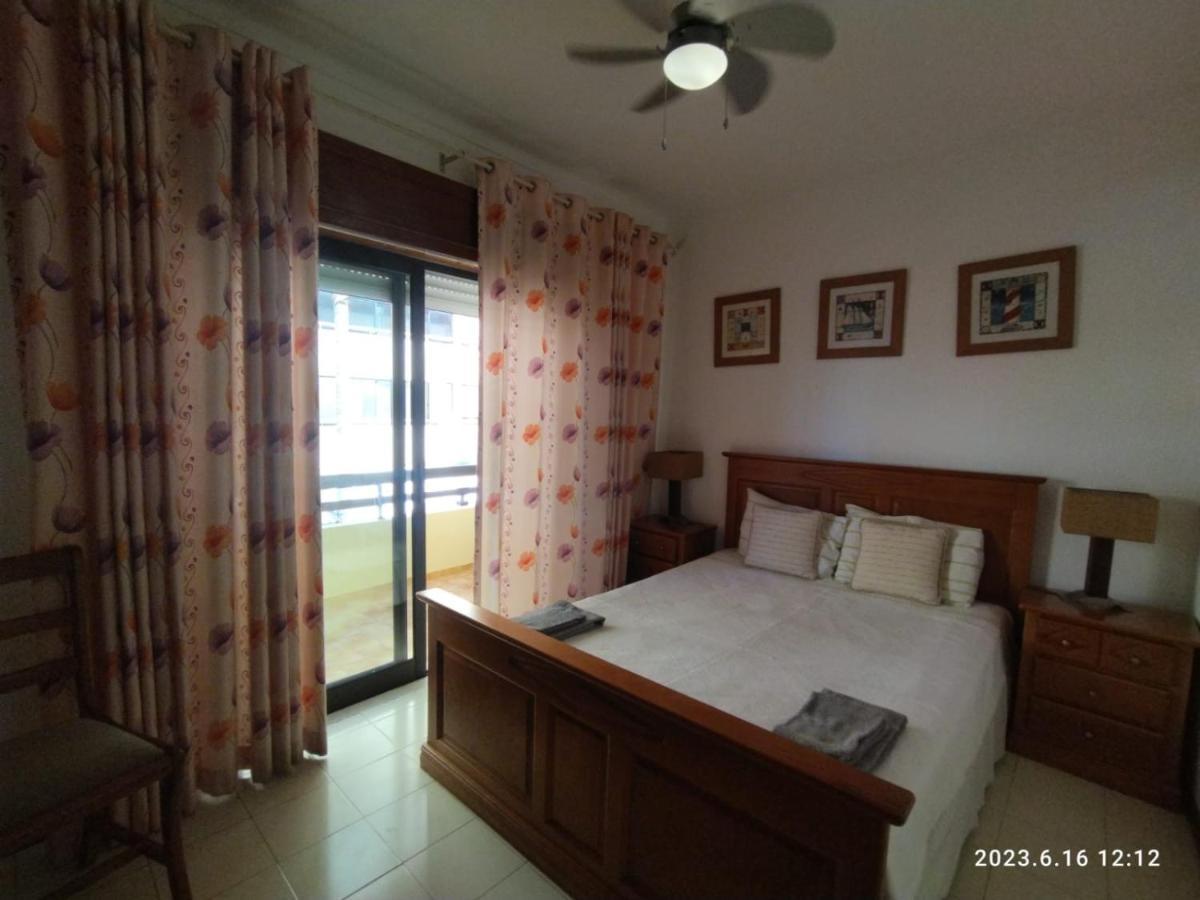 Cozy Apartment In Quarteira Ngoại thất bức ảnh
