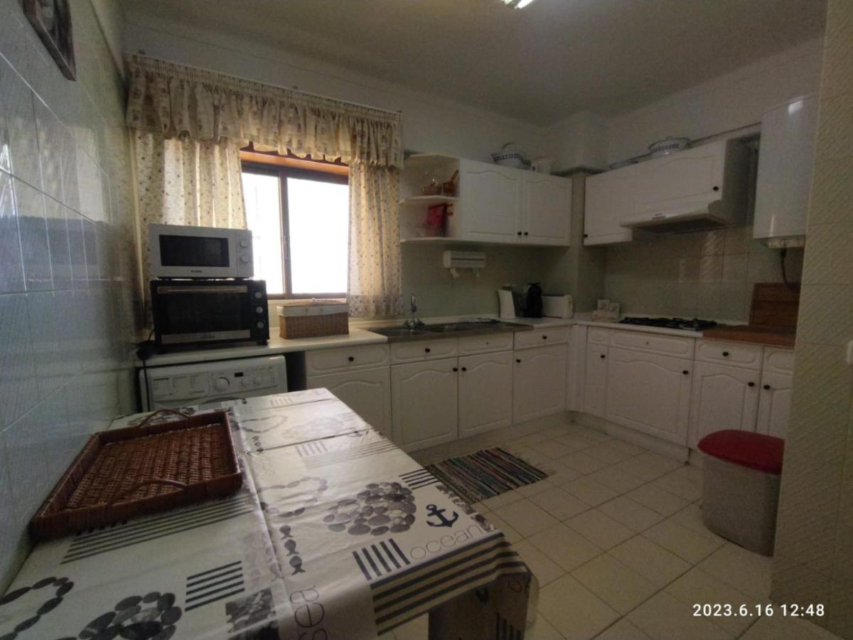 Cozy Apartment In Quarteira Ngoại thất bức ảnh