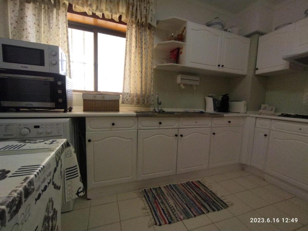 Cozy Apartment In Quarteira Ngoại thất bức ảnh