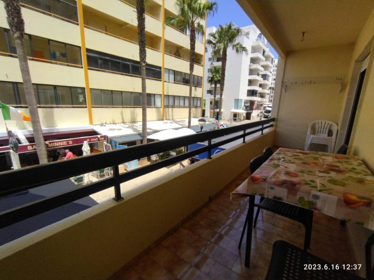 Cozy Apartment In Quarteira Ngoại thất bức ảnh